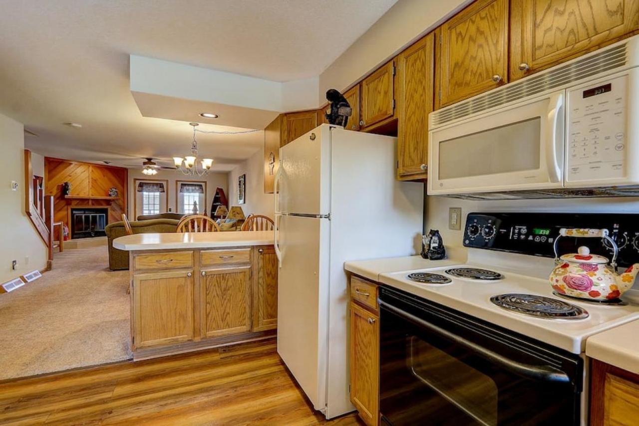 Brown Family Condo For Families Golf Trips And Girls Getaways 威斯康星戴尔 外观 照片