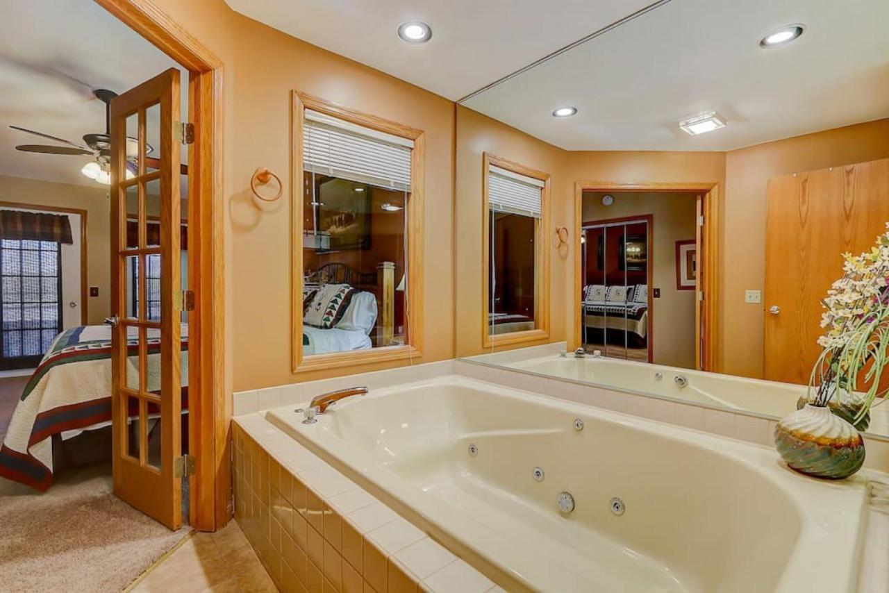 Brown Family Condo For Families Golf Trips And Girls Getaways 威斯康星戴尔 外观 照片